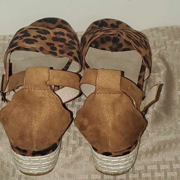 NWT CCOCCI Cheetah and Tan Platform Sandals Everlyn SZ 10 - Picture 6 of 7